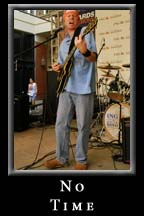 No Time performs in Kenny's Alley after the ING Marathon 2007